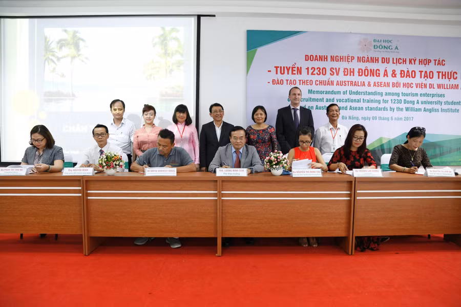 Trong đợt ký kết hợp tác lần này, Trường ĐH Đông Á ký kết cùng 7 doanh nghiệp.