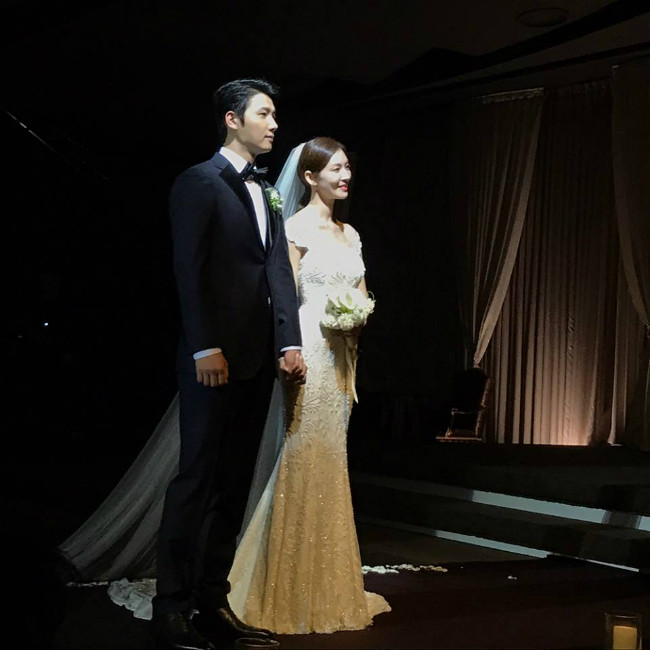 Những khoảnh khắc "ngọt lịm" trong đám cưới mỹ nhân "Tình yêu trong sáng" ảnh 5 title-9