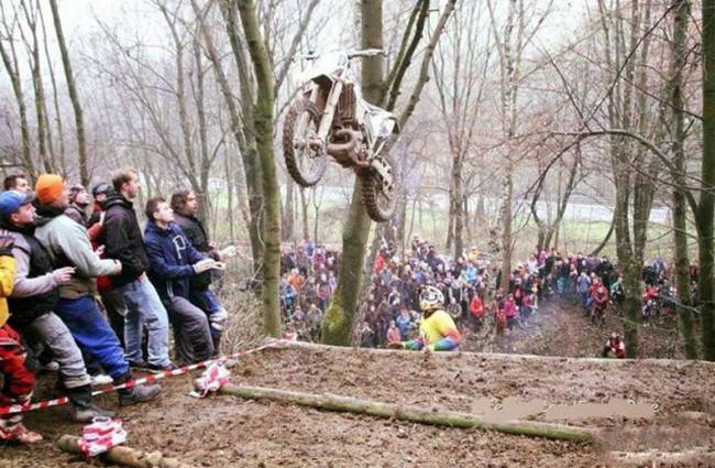 la nhi, xem anh hai ma ai cung phai... bat cuoi hinh anh 3