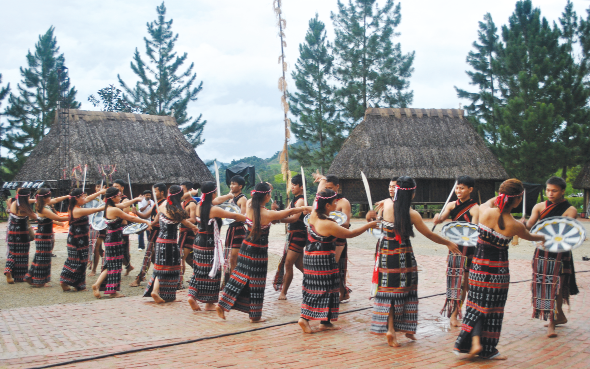 Cây nêu, trong đời sống văn hóa của người Cơtu