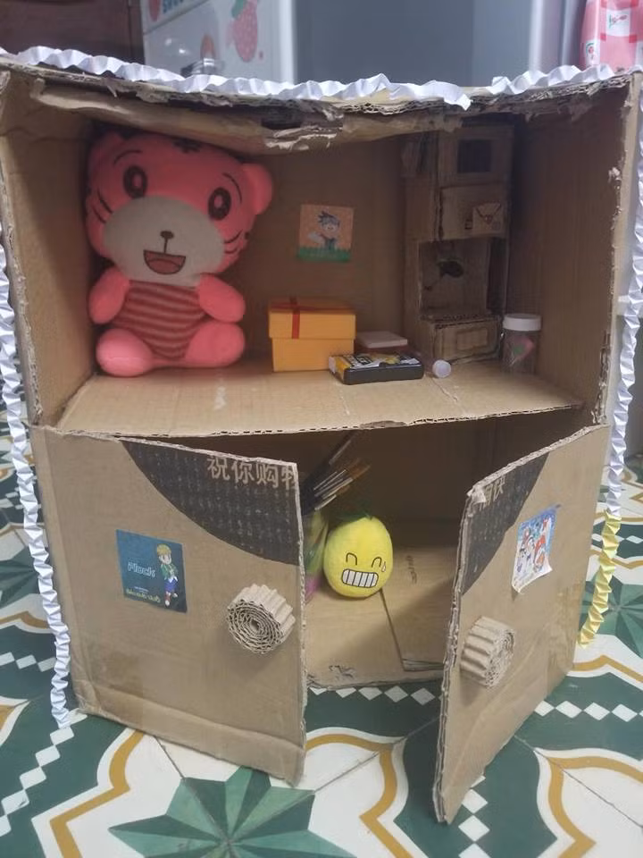 Nhà của búp bê và thú bông