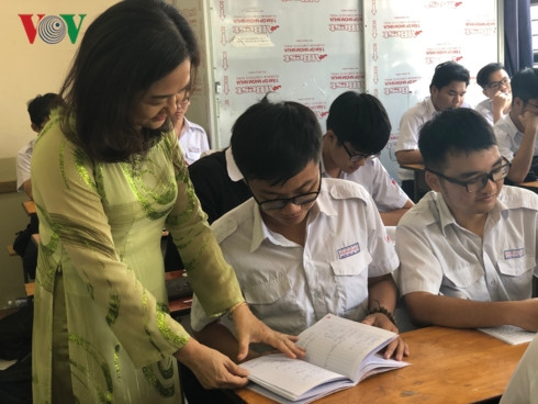 tphcm so hoc sinh dang ky thi danh gia nang luc tang dot bien hinh 1