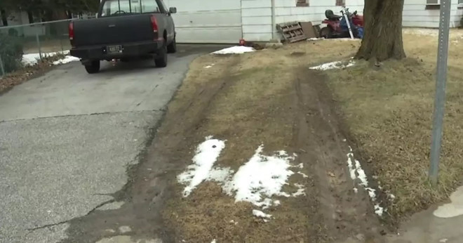 Ngủ trong ô tô, bị trộm lấy mất xe mà không biết