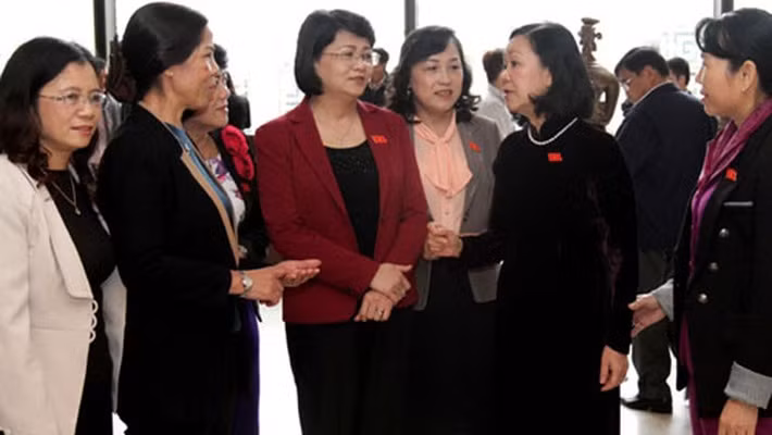 Nhiều chị em làm lãnh đạo của nhiều tổ chức tại Việt Nam (hình minh họa).