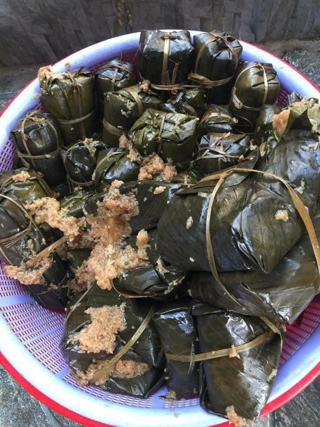 &apos;Hạn&apos; bánh chưng quật vào người.