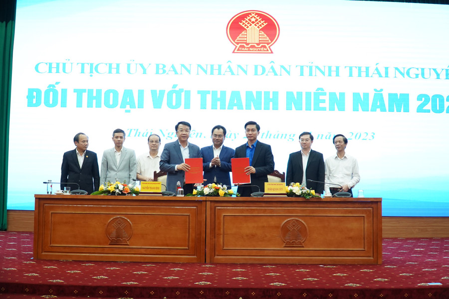 Tại hội nghị đã diễn ra Lễ Ký kết Quy chế phối hợp công tác giữa UBND tỉnh và BCH Đoàn TNCS Hồ Chí Minh tỉnh giai đoạn 2023 – 2027. Tại hội nghị đã diễn ra Lễ Ký kết Quy chế phối hợp công tác giữa UBND tỉnh và BCH Đoàn TNCS Hồ Chí Minh tỉnh giai đoạn 2023 – 2027.