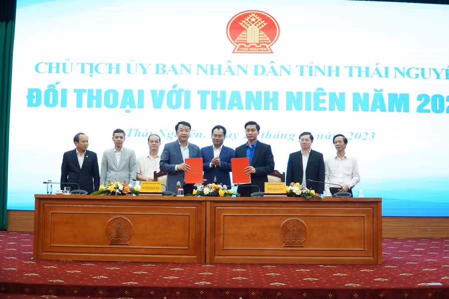 Tại hội nghị đã diễn ra Lễ Ký kết Quy chế phối hợp công tác giữa UBND tỉnh và BCH Đoàn TNCS Hồ Chí Minh tỉnh giai đoạn 2023 – 2027.