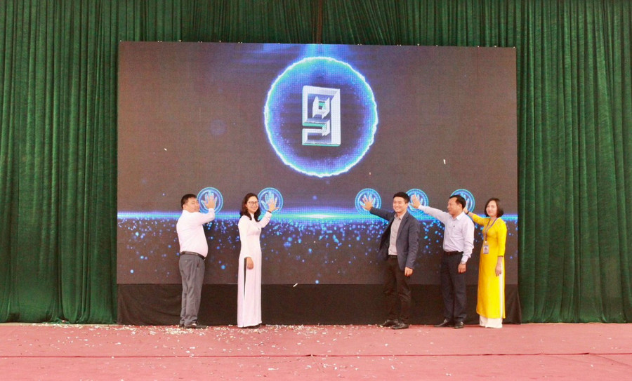 Đại biểu tiến hành nghi thức phát động. Đại biểu tiến hành nghi thức phát động.