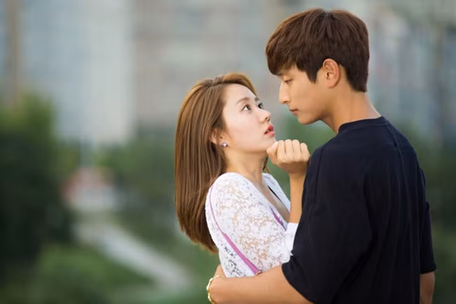 Chồng nhất nhất nghe lời mẹ, vợ kéo vali đi kèm lời nhắn "anh là con ngoan nhưng là gã chồng tồi"