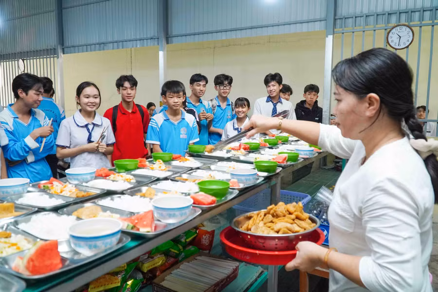 Nhà trường có làm cả món chay cho học sinh.