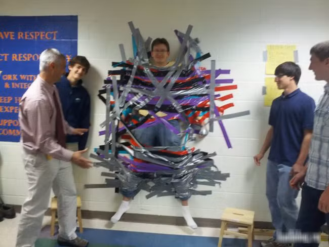 cuoi "tac tho" voi nhung hinh anh kho do tren doi hinh anh 1