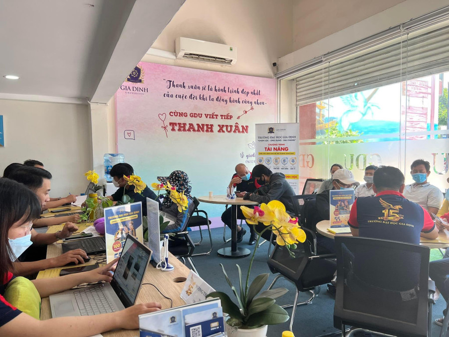 Thí sinh lựa chọn các phương thức xét tuyển vào Trường ĐH Gia Định đều được chuyên viên tuyển sinh tư vấn kỹ càng