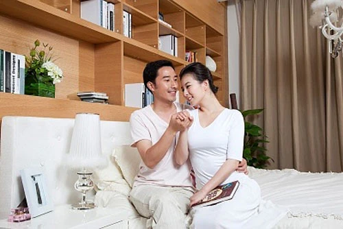 Đột ngột khám người chồng, tôi chết lặng khi thấy “thứ kia” vẫn đang treo ở đó