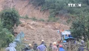 Sạt lở núi ở Khánh Hoà chôn vùi 2 ngôi nhà, 3 người tử vong