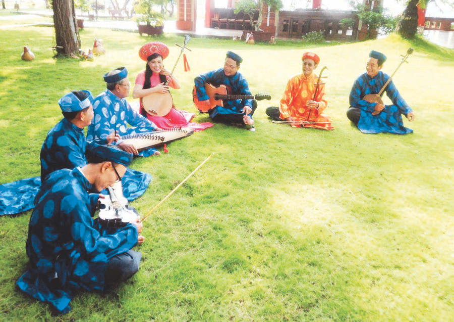 Đờn ca tài tử là nét văn hóa đặc sắc trong đời sống người dân Nam Bộ. Đờn ca tài tử là nét văn hóa đặc sắc trong đời sống người dân Nam Bộ.