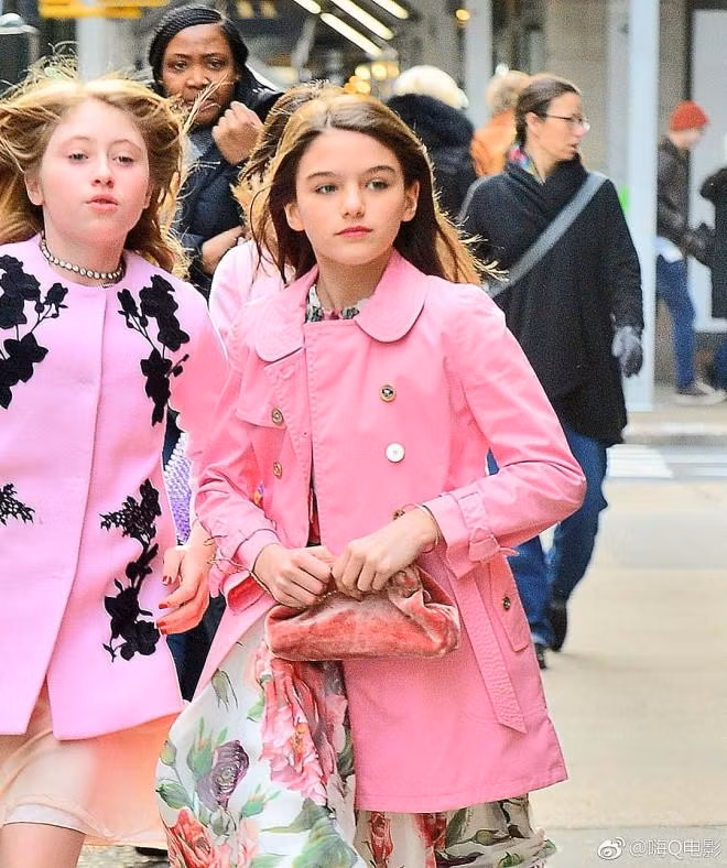 dung che suri cruise binh dan vi thieu bo, co be lot xac sang chanh ben hoi ban than - 1