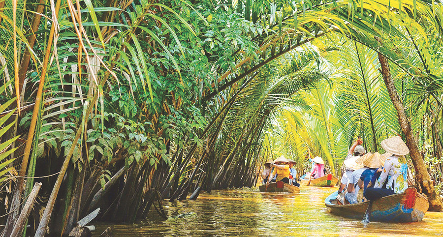 Ngoài du lịch miệt vườn thì đờn ca tài tử đang góp phần thu hút du khách trong và ngoài nước đến với ĐBSCL.
