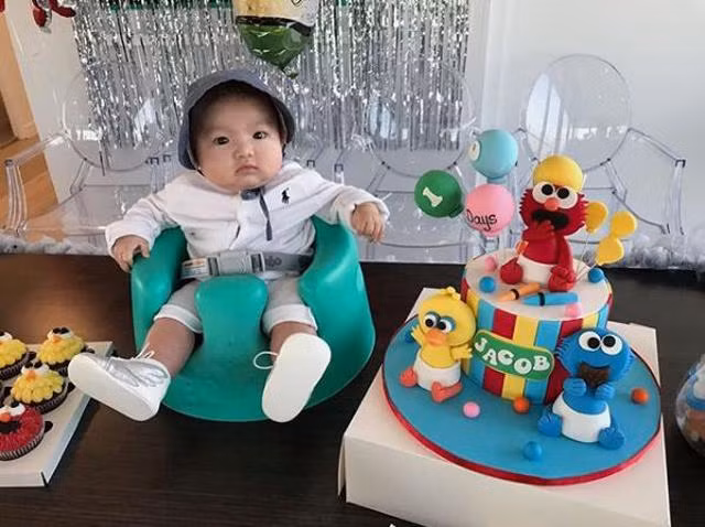 Tiểu thư đẹp nhất giới siêu giàu Trung Quốc: Sống như bà hoàng, nhìn con trai còn bất ngờ hơn-8