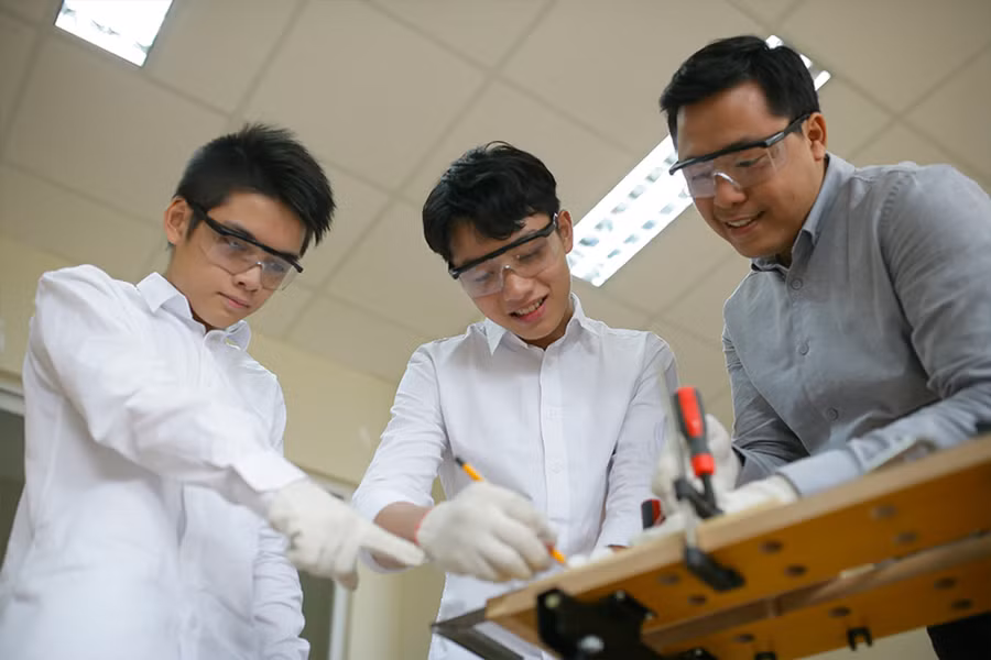 Đội ngũ giáo viên không thể đứng ngoài cuộc trong thời đại 4.0. Ảnh: Quý Trung