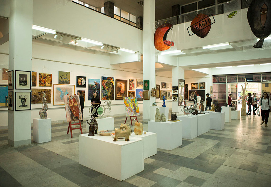 Sự kiện "Hà Nội nghệ thuật kết nối" 2019 sẽ tiếp tục thu hút sự quan tâm của đông đảo nghệ sĩ trong nước và quốc tế. (trong ảnh: một góc triển lãm "Kết nối tháng ba Hà Nội - 2018") Ảnh: Trường Đại học Mỹ thuật Công nghiệp Hà Nội. Sự kiện "Hà Nội nghệ thuật kết nối" 2019 sẽ tiếp tục thu hút sự quan tâm của đông đảo nghệ sĩ trong nước và quốc tế. (trong ảnh: một góc triển lãm "Kết nối tháng ba Hà Nội - 2018") Ảnh: Trường Đại học Mỹ thuật Công nghiệp Hà Nội.