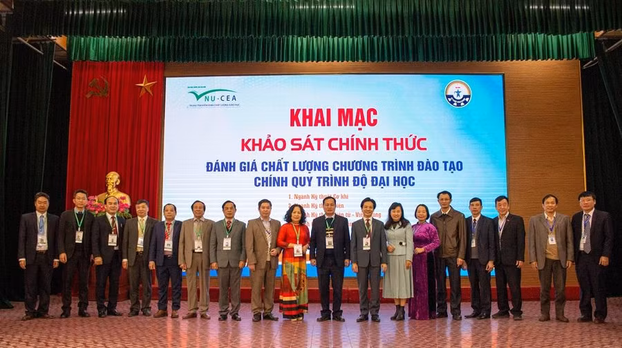 Trường Đại học Kỹ thuật Công nghiệp khai mạc khảo sát đánh giá ngoài chương trình đào tạo