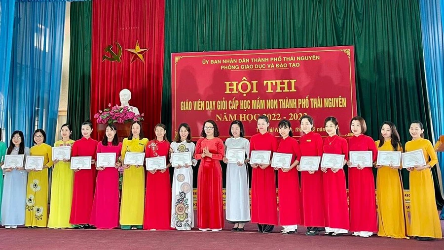 Thái Nguyên trao giải Hội thi giáo viên dạy giỏi cấp mầm non năm học 2022 - 2023.