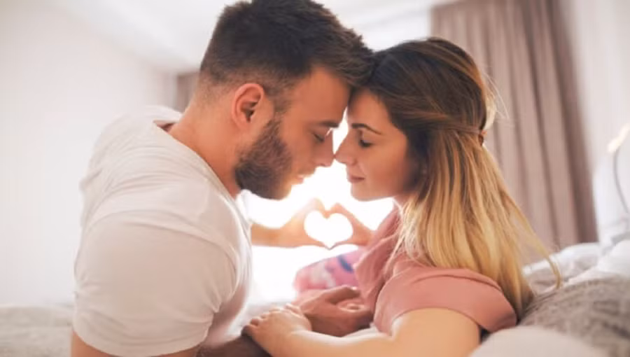 Tiếp tục hoạt động tình dục trước thời gian khuyến nghị có thể làm tăng nguy cơ nhiễm trùng hoặc khó chịu. (Ảnh: ITN)