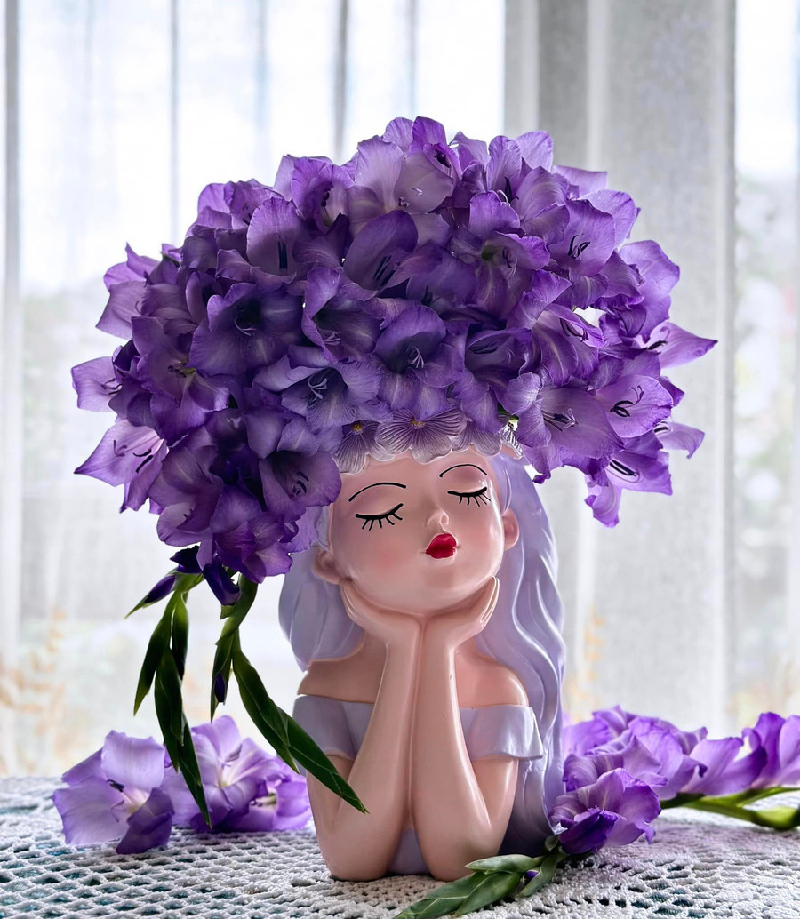 Muốn dịu dàng thì chọn xù mì tím khói. Muốn dịu dàng thì chọn xù mì tím khói.