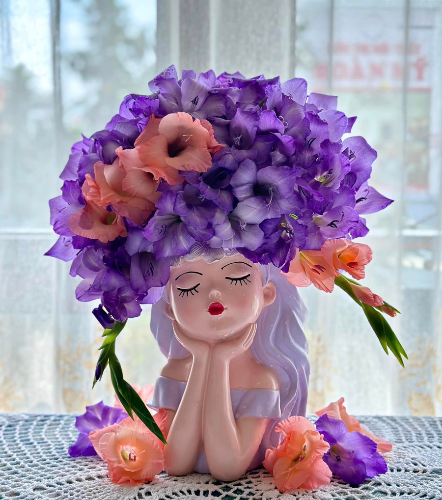 Muốn tạo line hồng cũng dùng vài bông dơn hồng cắt ngắn điểm vào đường muốn tạo line. Muốn tạo line hồng cũng dùng vài bông dơn hồng cắt ngắn điểm vào đường muốn tạo line.