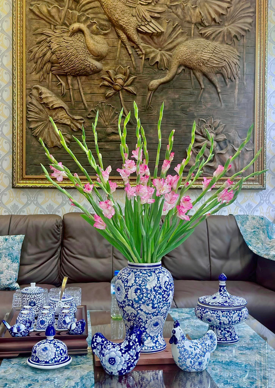 Bình dơn hồng. Bình dơn hồng.