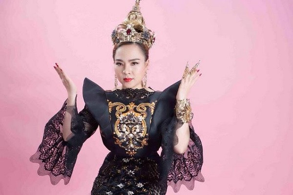 Hão danh "Nữ hoàng văn hóa tâm linh’ ảnh 1 Hão danh