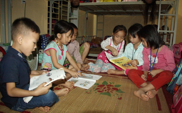 Quây quần ôn bài trong giờ tự học