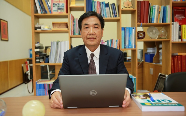 GS.TS Nguyễn Trọng Hoài – Trưởng nhóm Nghiên cứu đề xuất các giải pháp đẩy mạnh quốc tế hóa GD Việt Nam GS.TS Nguyễn Trọng Hoài – Trưởng nhóm Nghiên cứu đề xuất các giải pháp đẩy mạnh quốc tế hóa GD Việt Nam