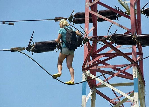 cuoi-te-ghe-16-1-ly-do-con-gai-thich-mac-jean-rach-2-7