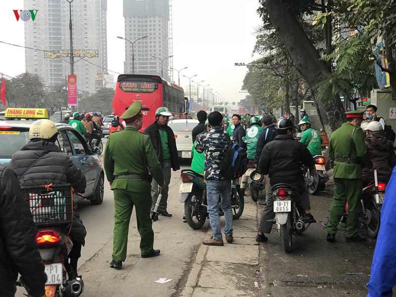 chạy "xe ôm", xích lô ở hà nội phải được cấp phép, có thẻ hành nghề hình 2 chay "xe om", xich lo o ha noi phai duoc cap phep, co the hanh nghe hinh 2