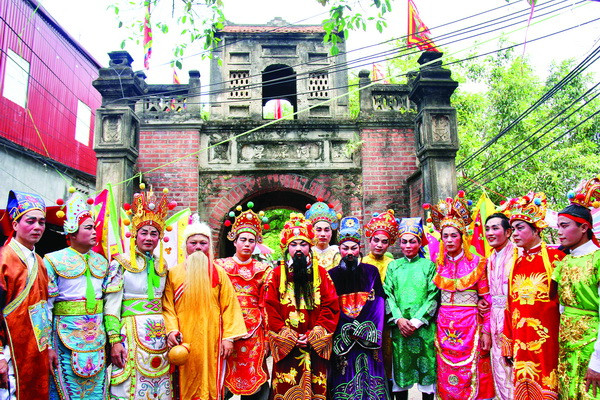 Cổng làng Thổ Hà nơi diễn ra các hoạt động văn hóa truyền thống