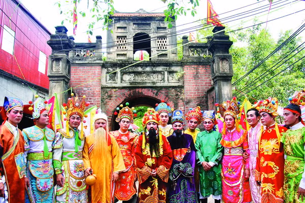 Cổng làng Thổ Hà nơi diễn ra các hoạt động văn hóa truyền thống