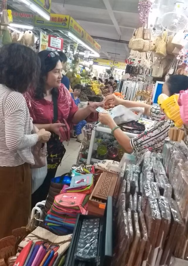 Đà Nẵng: Công khai mua bán hàng hóa bằng ngoại tệ - 3