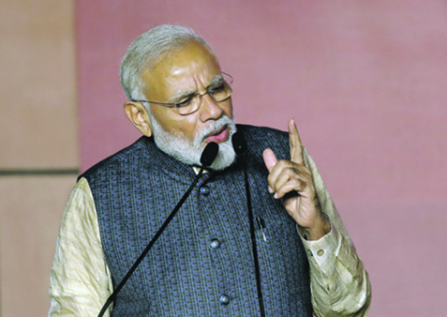 Thủ tướng Ấn Độ Narendra Modi giải thích tại sao phải tước bỏ quy chế tự trị của Jammu và Kashmir. Ảnh: Reuters Thủ tướng Ấn Độ Narendra Modi giải thích tại sao phải tước bỏ quy chế tự trị của Jammu và Kashmir. Ảnh: Reuters