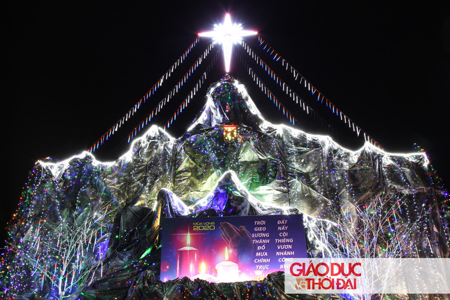 Là ngày lễ đặc biệt của người theo đạo công giáo, nhiều nhà thờ đã được khoác lên mình diện mạo hoàn toàn mới.