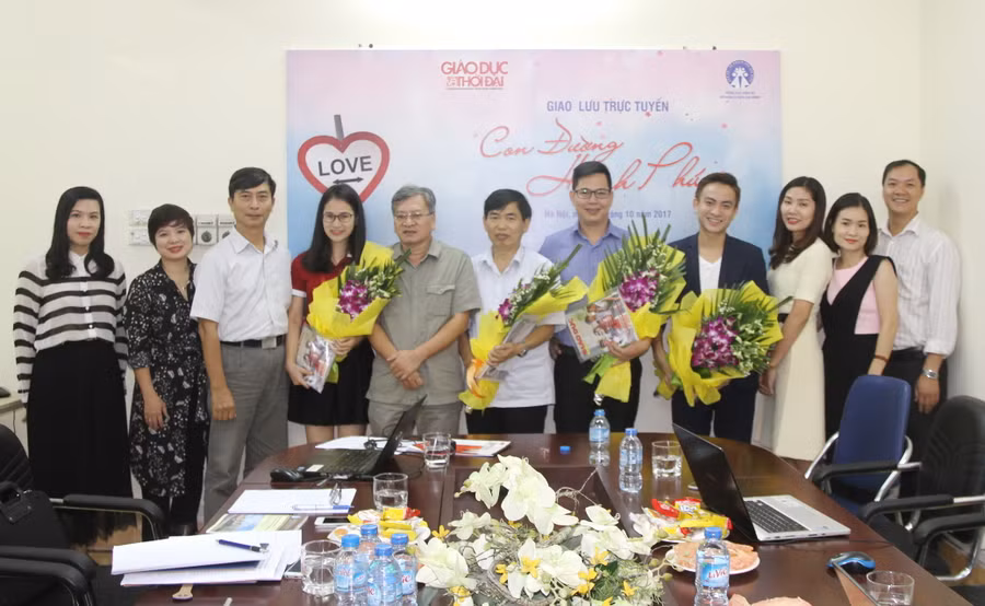 Giao lưu trực tuyến: CON ĐƯỜNG HẠNH PHÚC