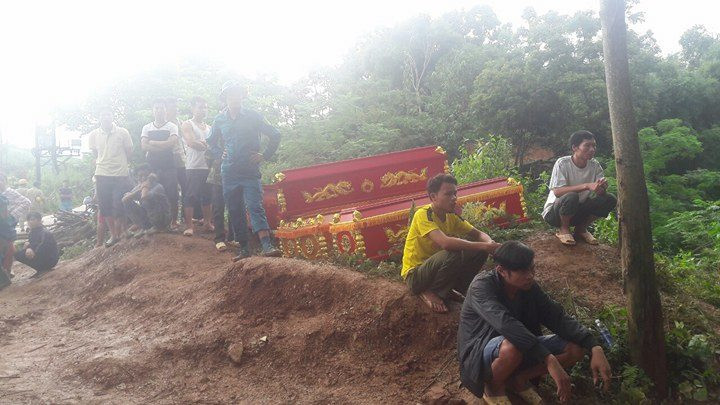 Địa phương tập trung tìm kiếm người mất tích. Địa phương tập trung tìm kiếm người mất tích.