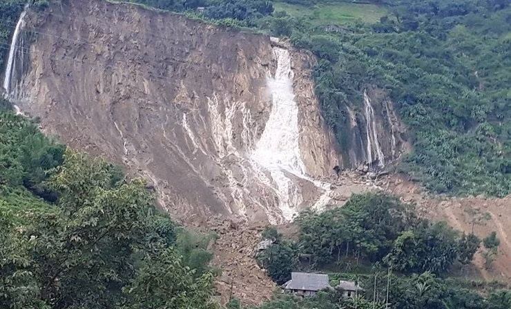 Hiện trường vụ sạt lở ở Hòa Bình.