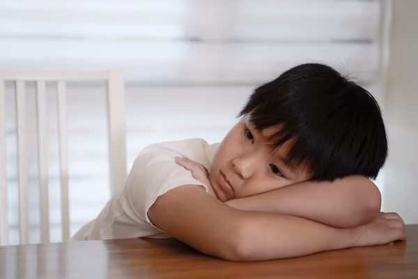 cau be 16 tuoi viet chu nhu danh may, nhung me cau be tho dai "do la mot can benh" - 3