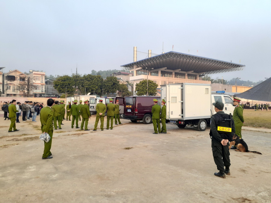 Cán bộ chiến sỹ Công an tỉnh Điện Biên làm nhiệm vụ Cán bộ chiến sỹ Công an tỉnh Điện Biên làm nhiệm vụ