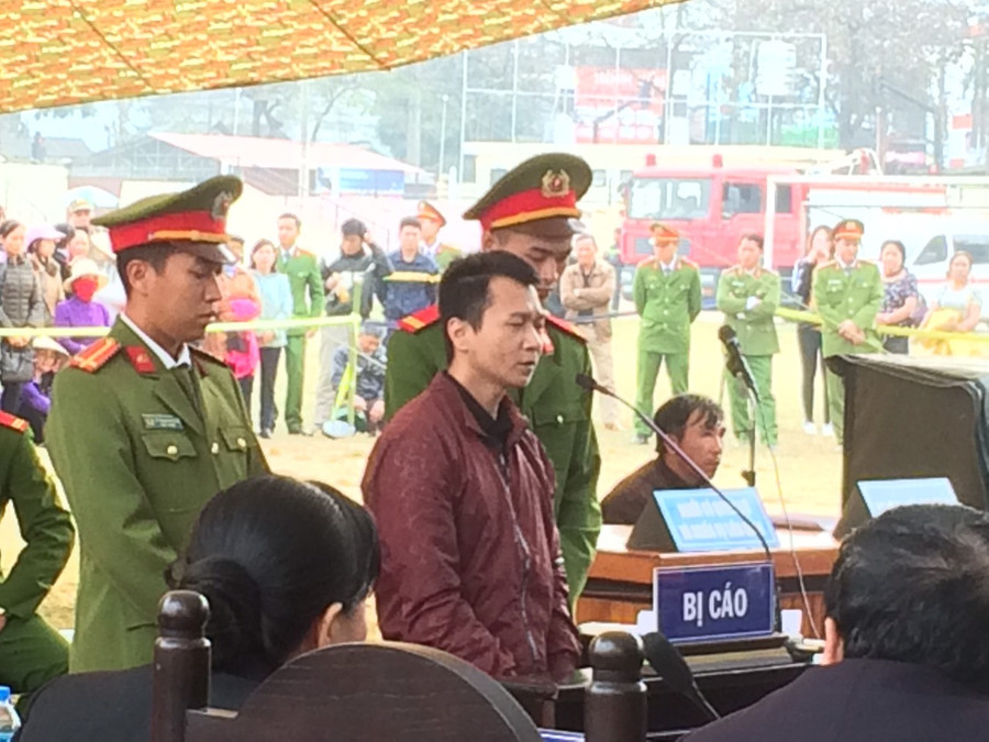 Vương Văn Hùng tiếp tục "quanh co" Vương Văn Hùng tiếp tục "quanh co"