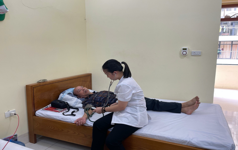 Các thương, bệnh binh, người hoạt động kháng chiến bị nhiễm chất độc hóa học sẽ được các y, bác sỹ chăm sóc, điều trị, phục hồi sức khỏe theo chế độ đặc biệt. Các thương, bệnh binh, người hoạt động kháng chiến bị nhiễm chất độc hóa học sẽ được các y, bác sỹ chăm sóc, điều trị, phục hồi sức khỏe theo chế độ đặc biệt.