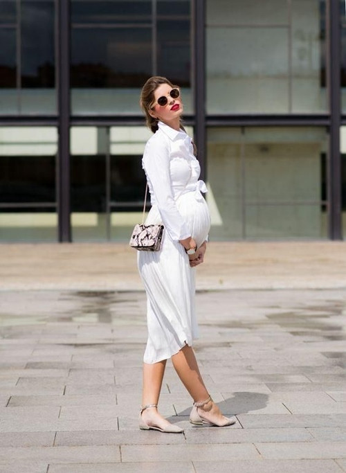 Gợi ý những mẫu váy cực xinh lại sành điệu hết nấc cho mẹ bầu diện mùa thu ảnh 1 Empty