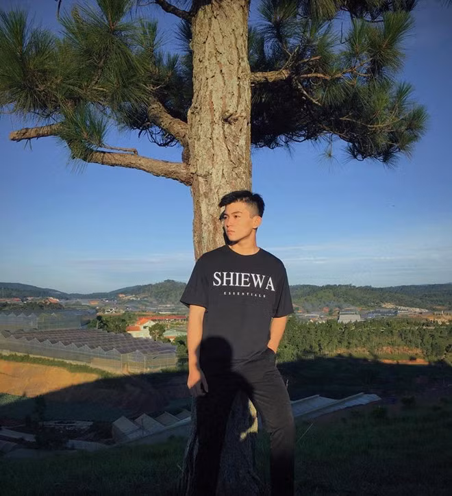 Chang trai giam 20 kg, so huu co bung 6 mui sau khi bi crush che hinh anh 3 