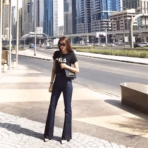 Ngắm phong cách thời trang tạo dáng thế nào cũng sang chảnh của Phạm Hương - Hình 4 Ngam phong cach thoi trang tao dang the nao cung sang chanh cua Pham Huong-Hinh-4